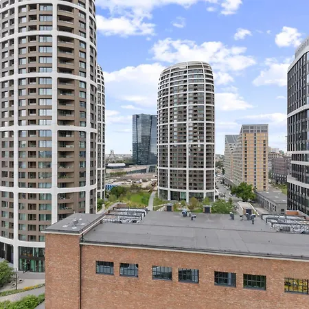 Skypark With Free Parking *