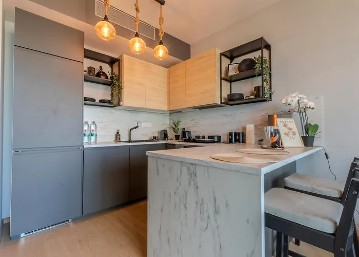 Skypark 1-Bedroom Apartment On Floor 10 With City View And Parking By Skyviews Appartement *