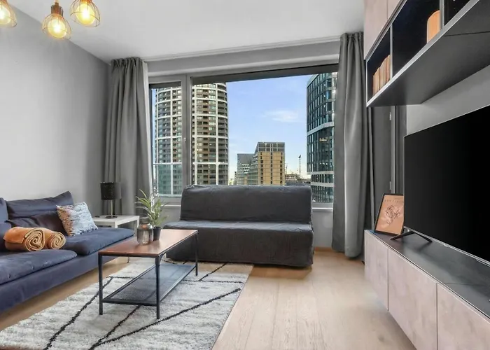 Skypark 1-Bedroom Apartment On Floor 10 With City View And Parking By Skyviews * Братислава