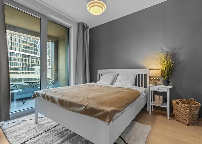 Skypark 1-Bedroom Apartment On Floor 10 With City View And Parking By Skyviews * Братислава