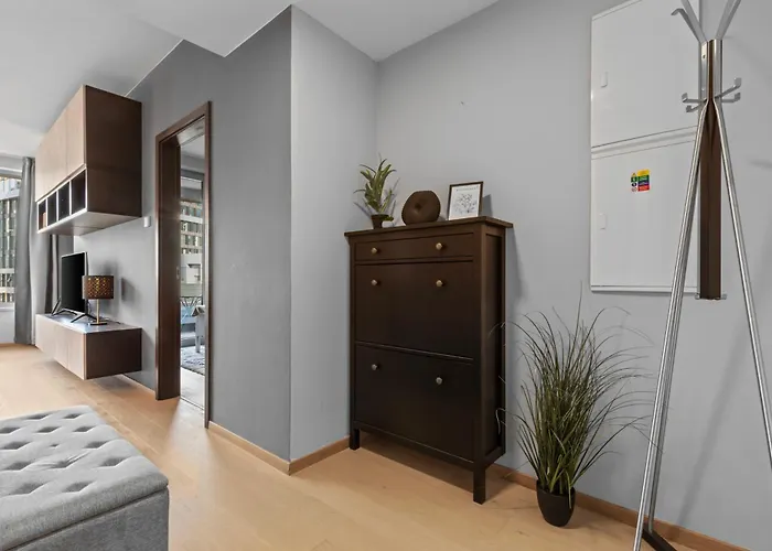 Skypark 1-Bedroom Apartment On Floor 10 With City View And Parking By Skyviews * 布拉迪斯拉发