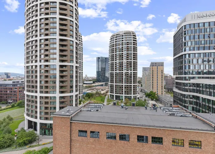 Skypark 1-Bedroom Apartment On Floor 10 With City View And Parking By Skyviews *