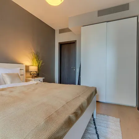 Skypark With Free Parking Apartament Bratislava