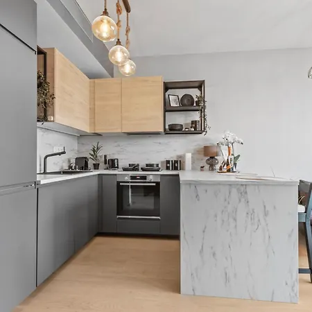 דירה Skypark 1-Bedroom Apartment On Floor 10 With City View And Parking By Skyviews *