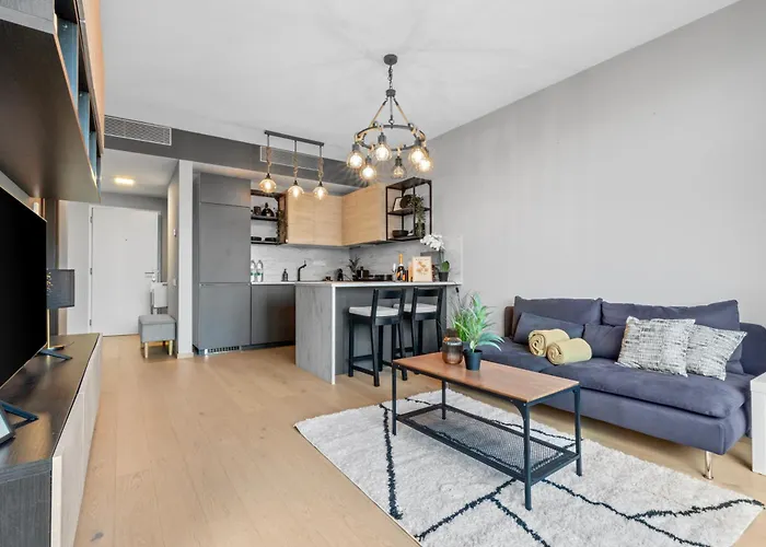 דירה Skypark 1-Bedroom Apartment On Floor 10 With City View And Parking By Skyviews *