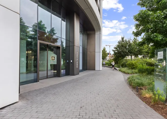 Skypark 1-Bedroom Apartment On Floor 10 With City View And Parking By Skyviews Bratislava