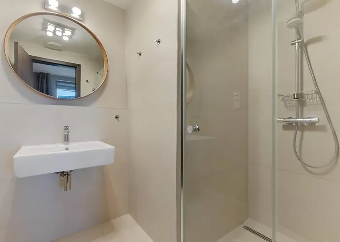 Skypark 1-Bedroom Apartment On Floor 10 With City View And Parking By Skyviews براتسيلافا